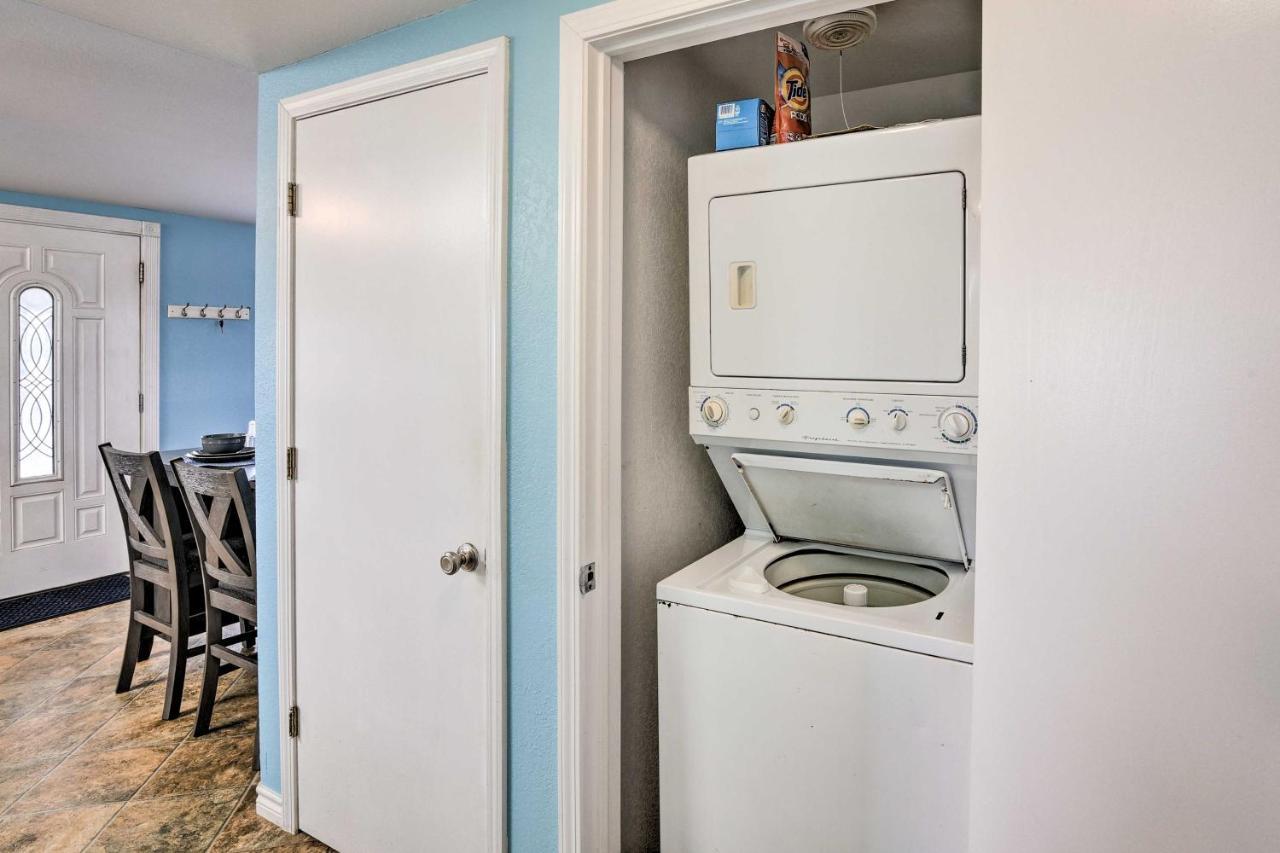 Surfside Beach Gem With Deck - 1 Block To Shore! Freeport Buitenkant foto