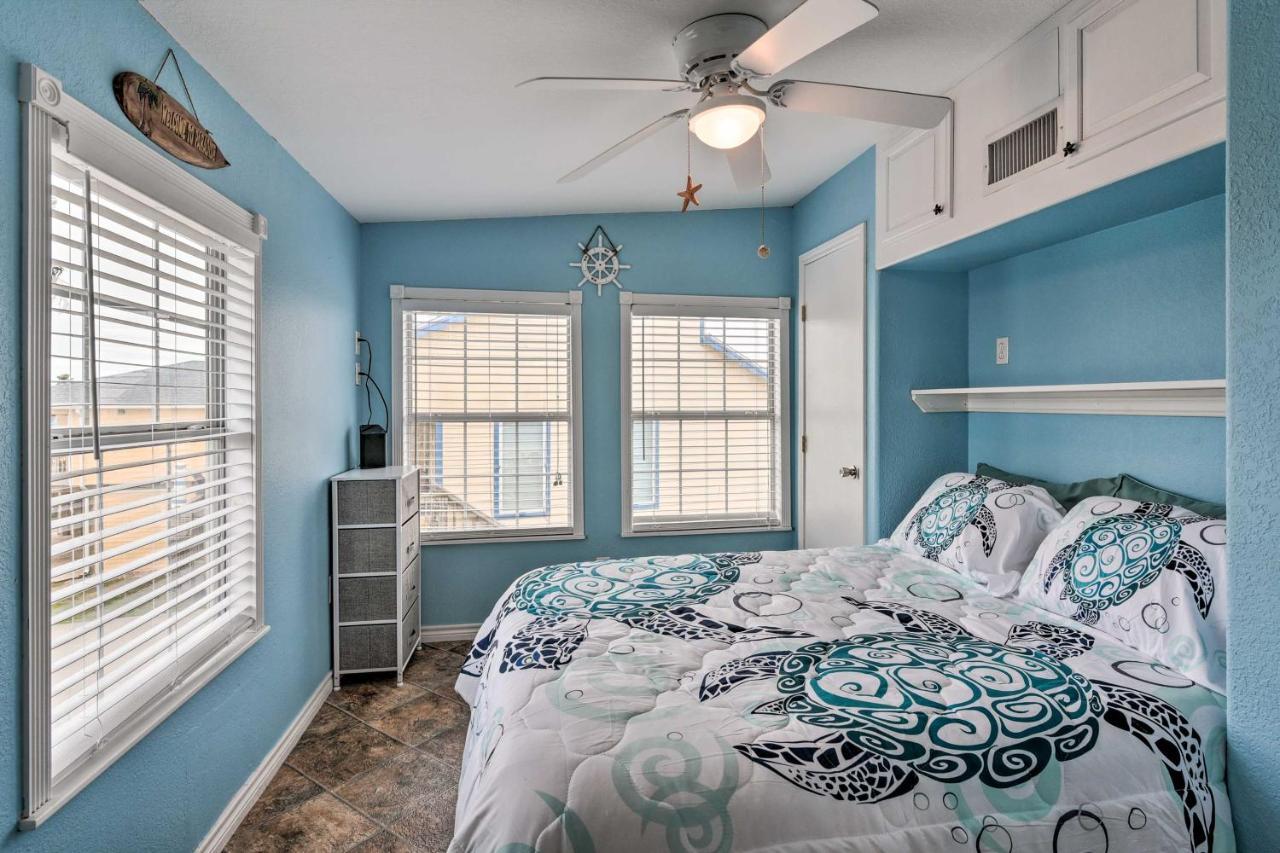 Surfside Beach Gem With Deck - 1 Block To Shore! Freeport Buitenkant foto