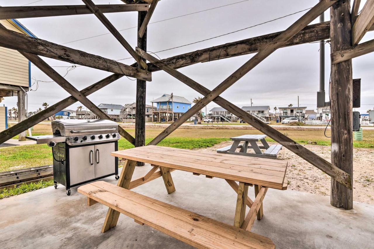 Surfside Beach Gem With Deck - 1 Block To Shore! Freeport Buitenkant foto